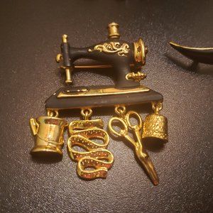 Vintage Goldtone Brooch